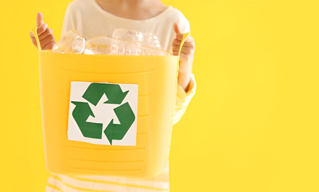 Que mettre dans la poubelle jaune : les emballages autorisés